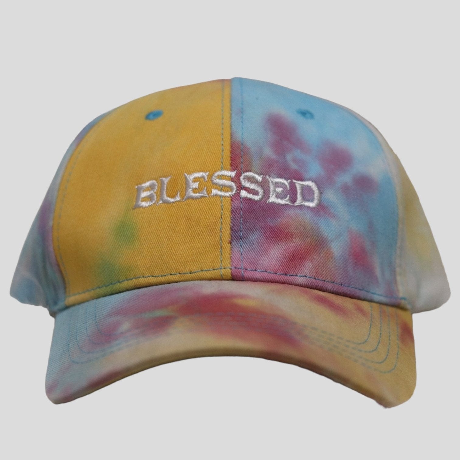 Friki sports cap with embroidered message "Blessed" - Frikitona Sport Wear