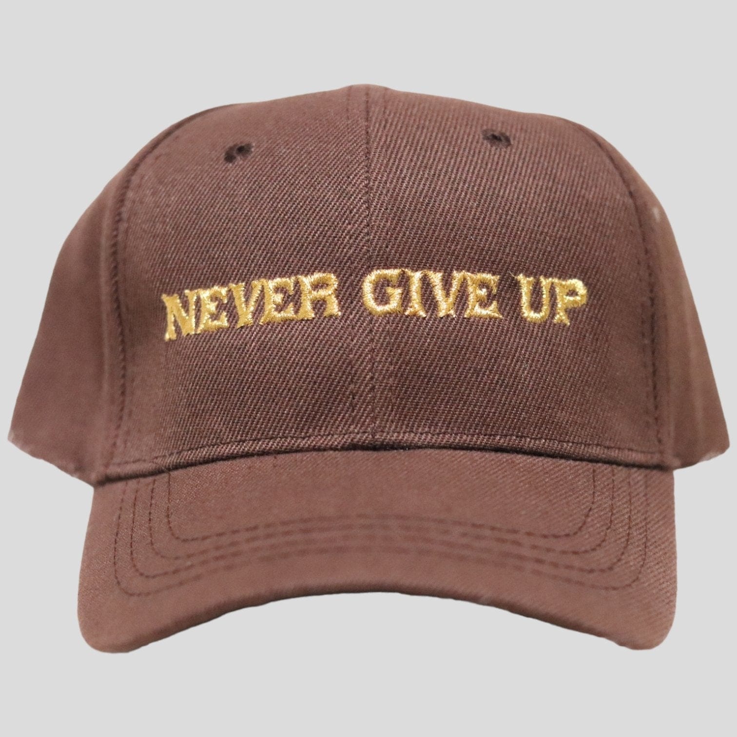 Friki sports cap with embroidered message "Never Give Up" - Frikitona Sport Wear